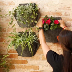 Jardín Vertical Modular Citysens Con Riego Manual De 6 Maceteros – Blanco Con Funda Téxtil Reciclada