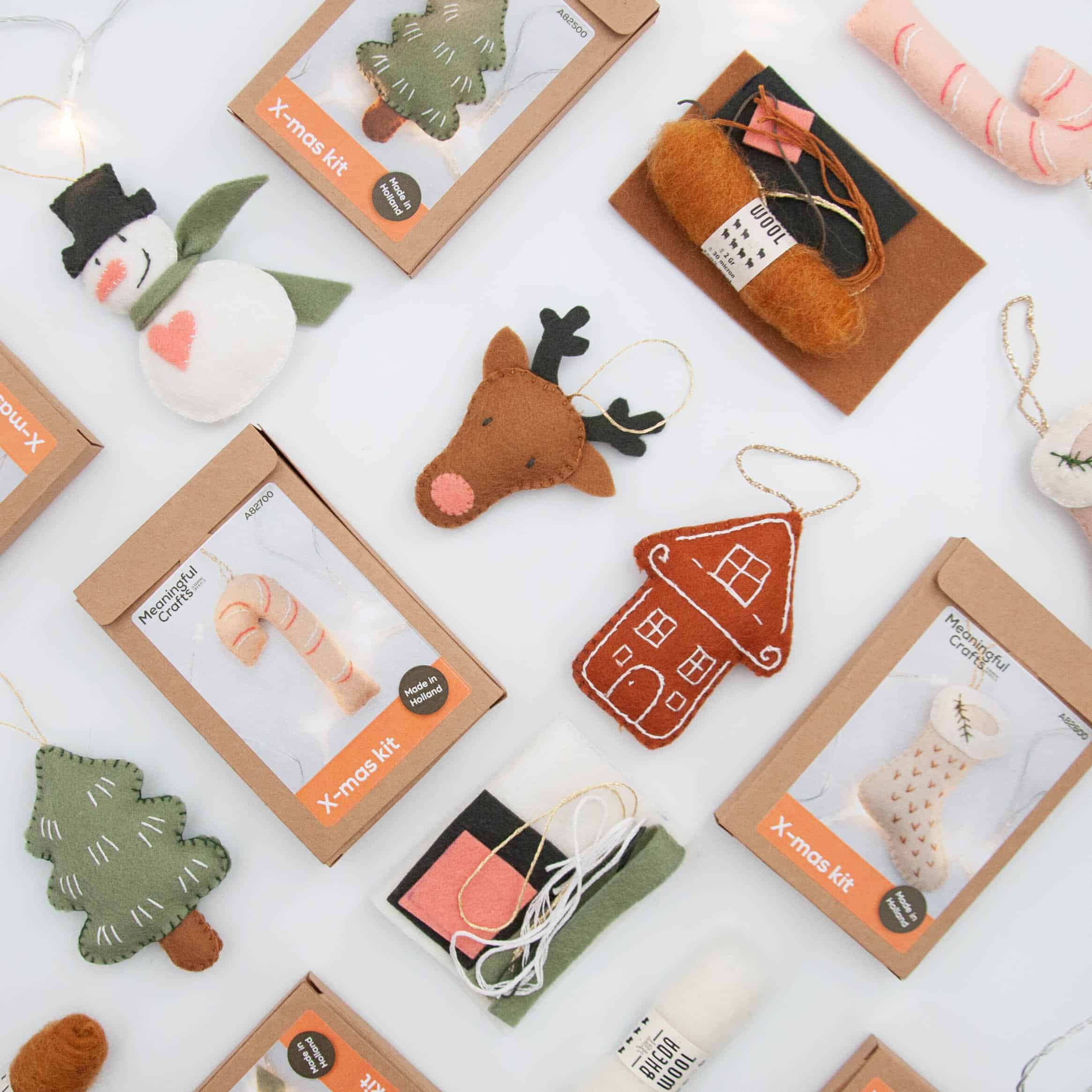 KIT COSTURA CON LANA BASTÓN DE CARAMELO NAVIDAD - Imagen 3